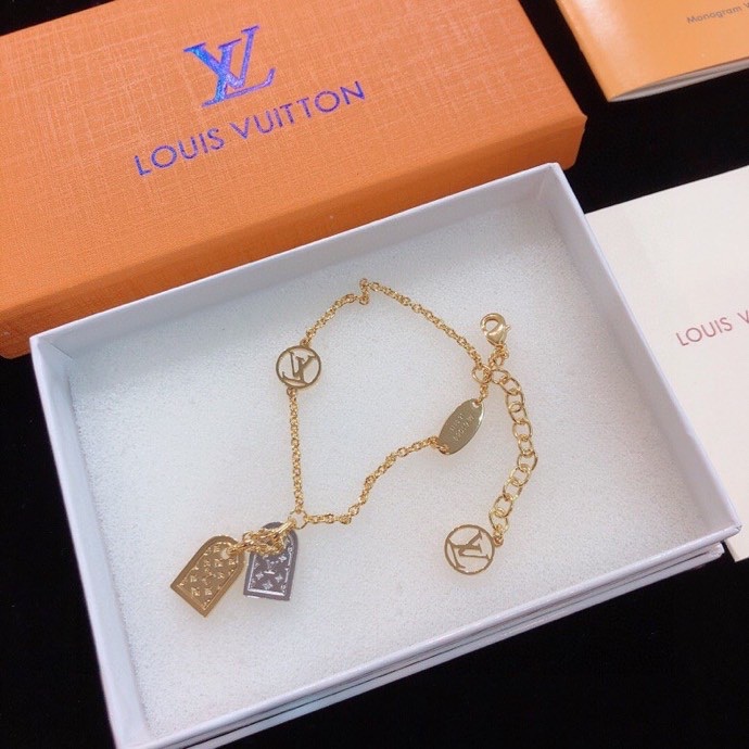 Louis Vuitton Necklaces